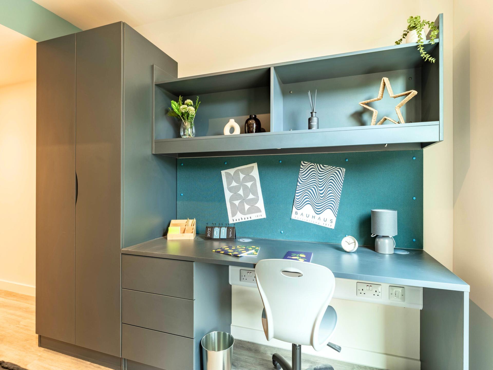 Classic En-Suite - Pershore Junction - Gallery - 2