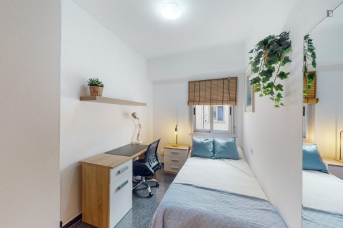 Cozy single bedroom in a property with balcony