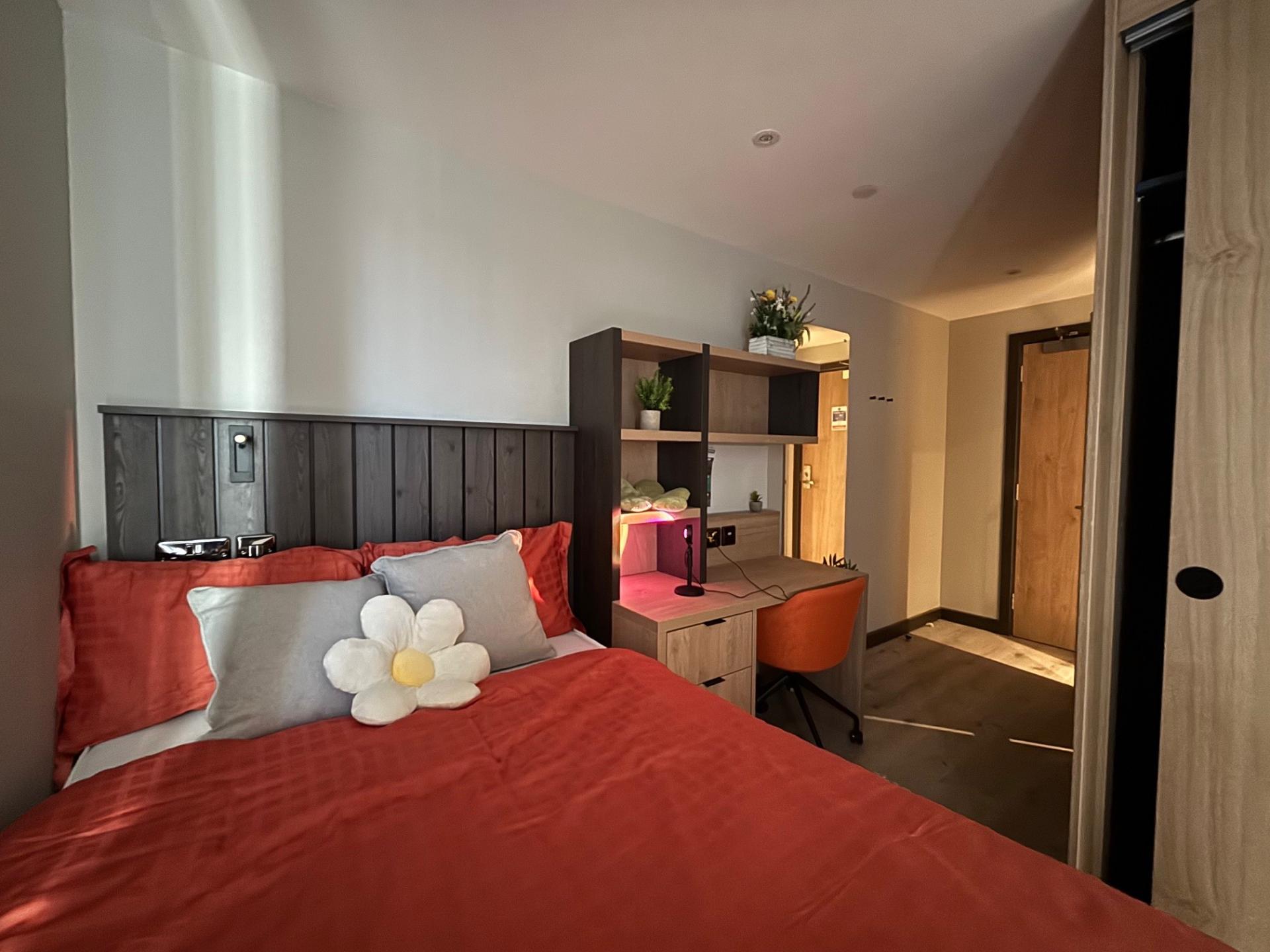  Classic En-Suite  -  The Port On The Square  - Gallery -  47