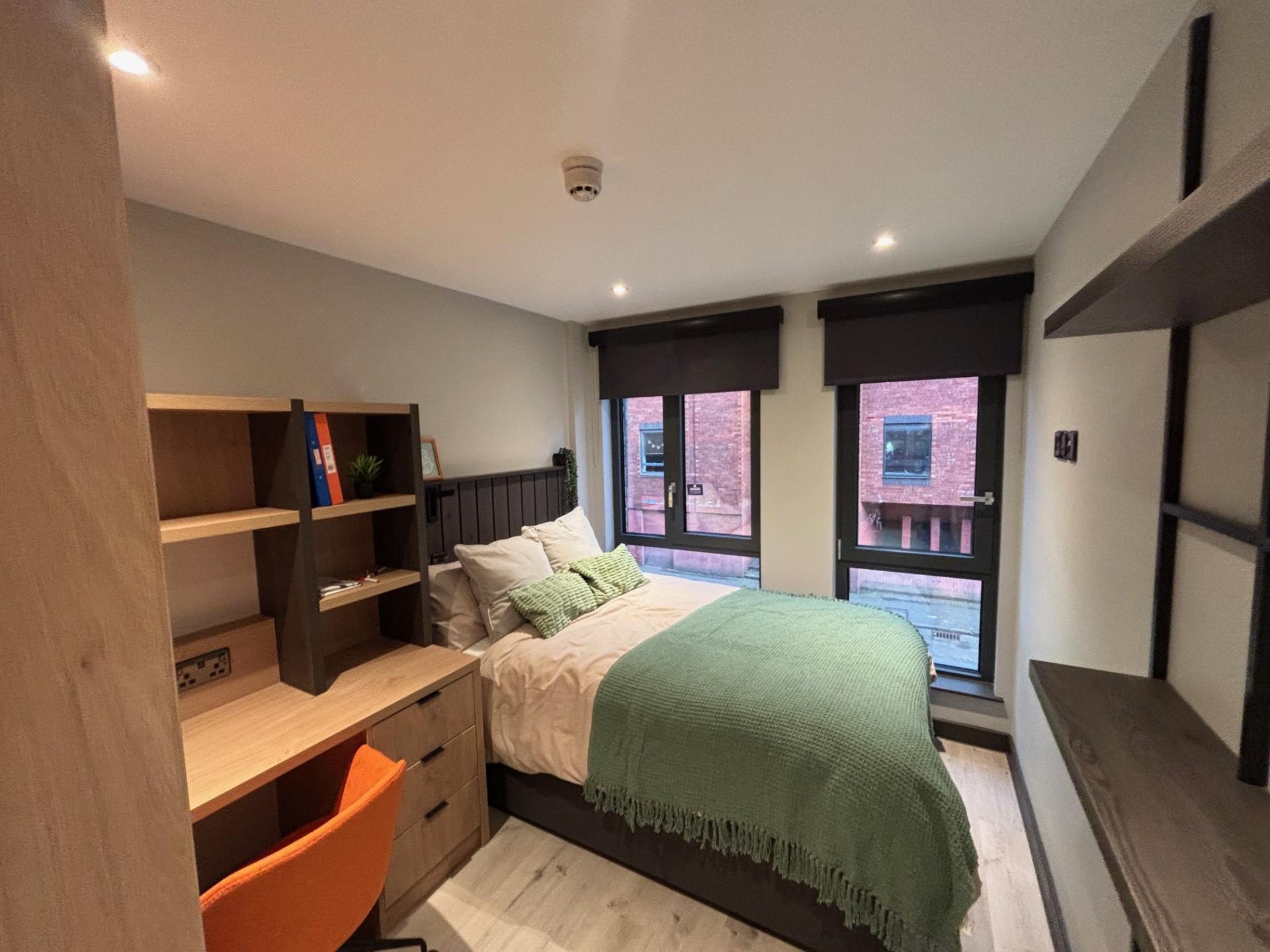  Modern Classic En-Suite  -  The Port On The Square  - Gallery -  8