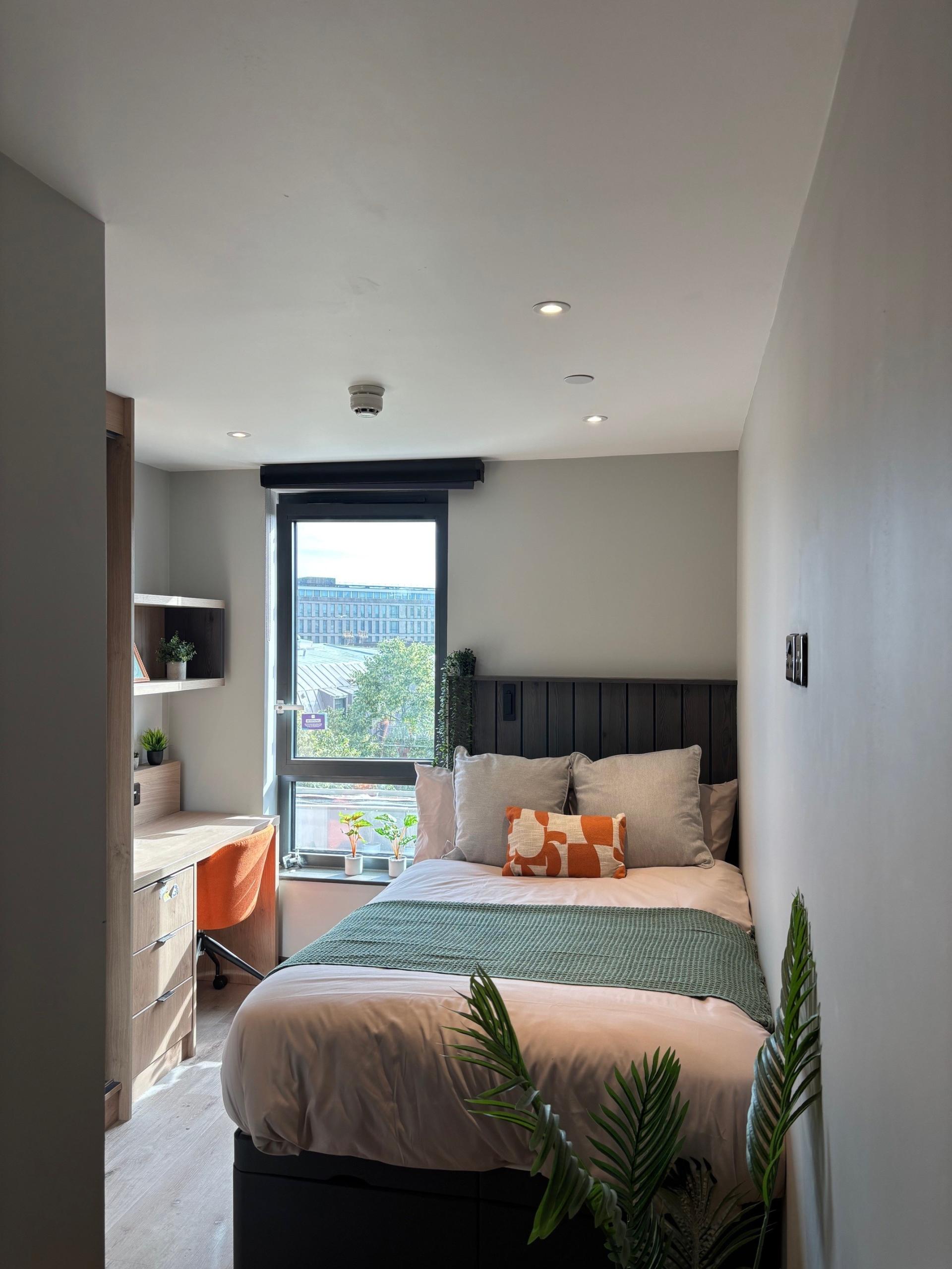  Modern Standard En-Suite  -  The Port On The Square  - Gallery -  10