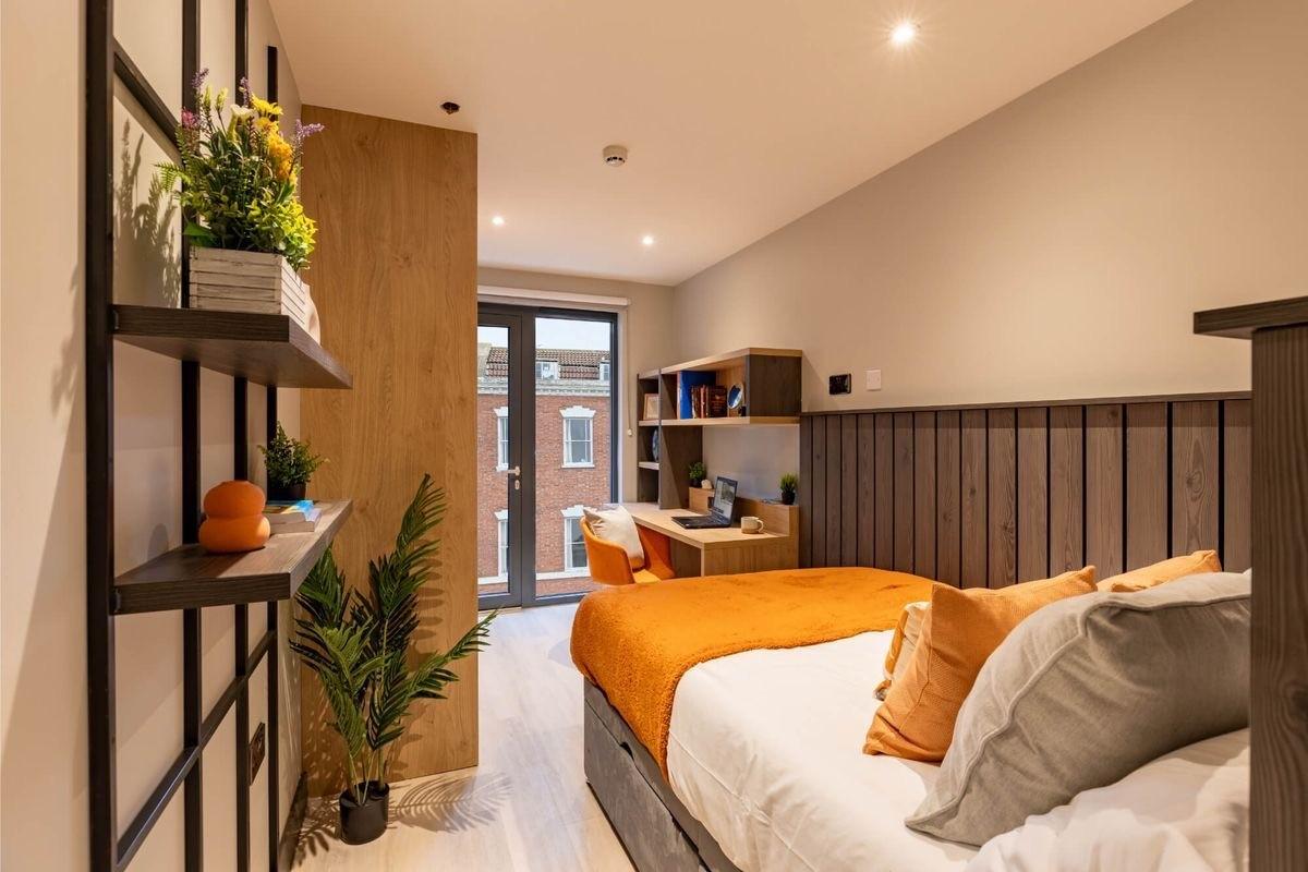  Modern Standard En-Suite  -  The Port On The Square  - Gallery -  12