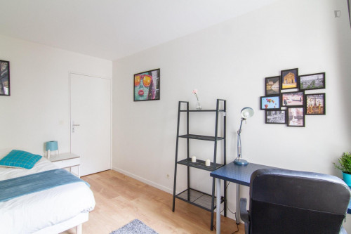 Excellent double bedroom near the Rueil-Malmaison train station