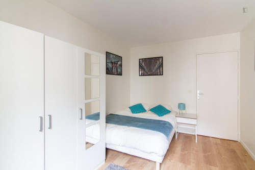 Excellent double bedroom near the Rueil-Malmaison train station