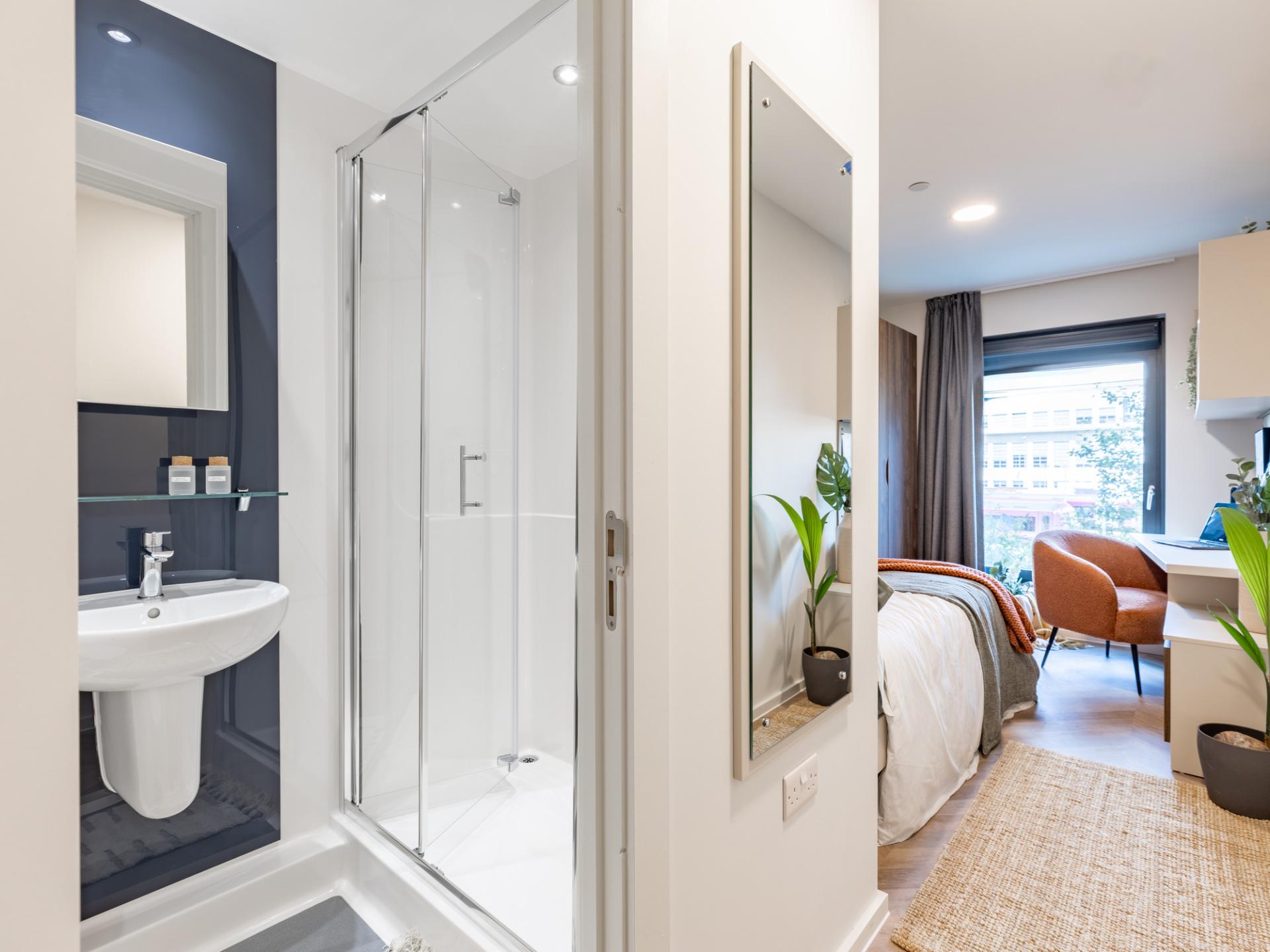 Platinum En-Suite - 11