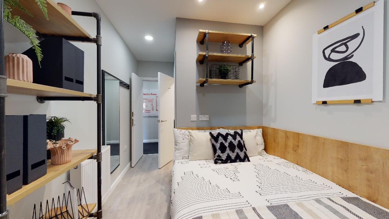 Silver En-Suite - Electric Press - Gallery - 17