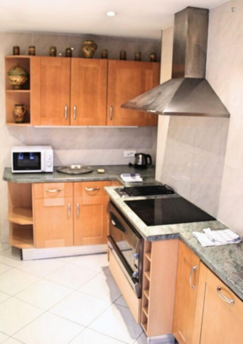 Appealing double bedroom near the Estrangin Préfecture metro