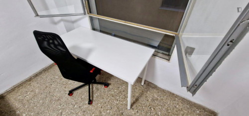 Appealing double bedroom near Parc del Viaducte