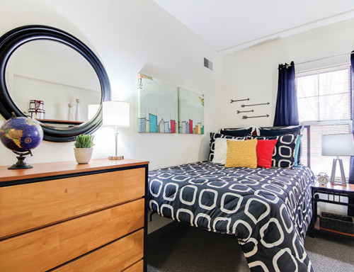 University Village - Gallery - 17
