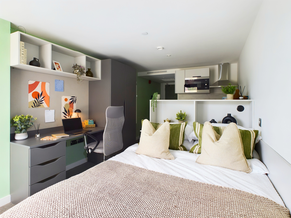  Silver Studio  -  The Edge  - Gallery -  1