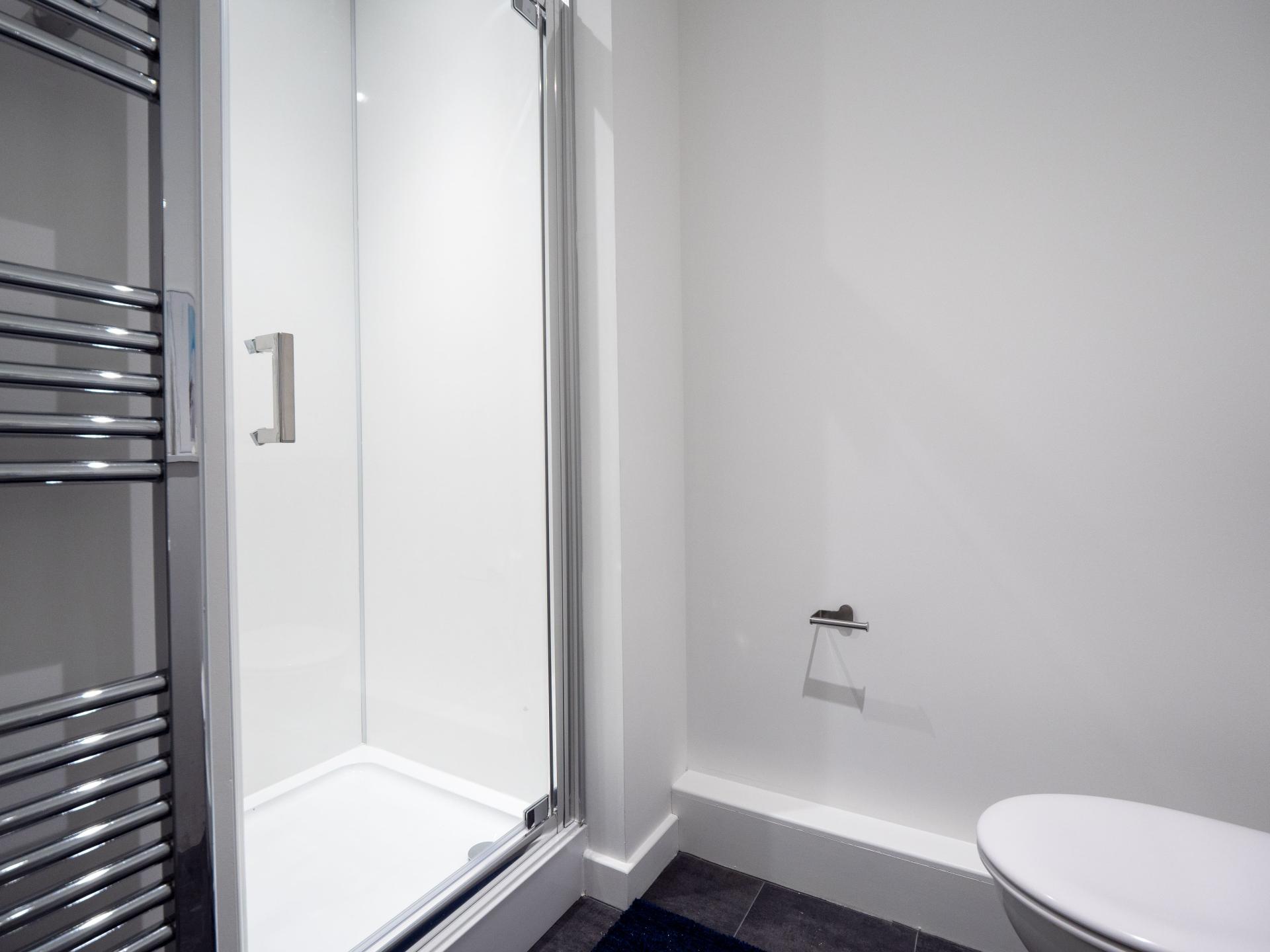  Bronze En-Suite  -  The Paper Works  - Gallery -  12
