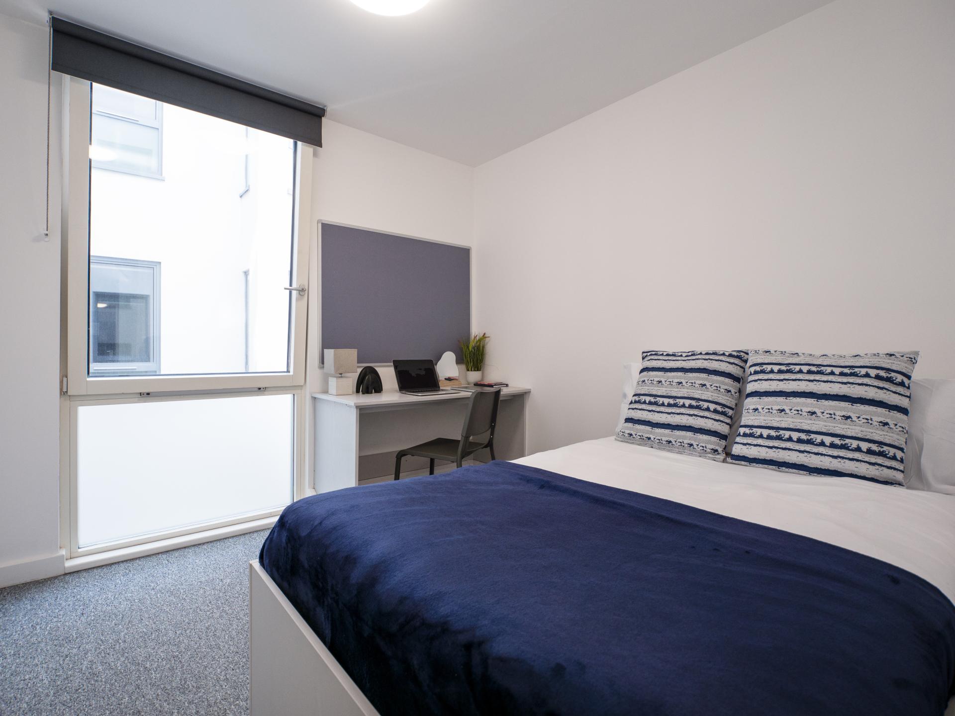  Silver En-Suite  -  The Paper Works  - Gallery -  5