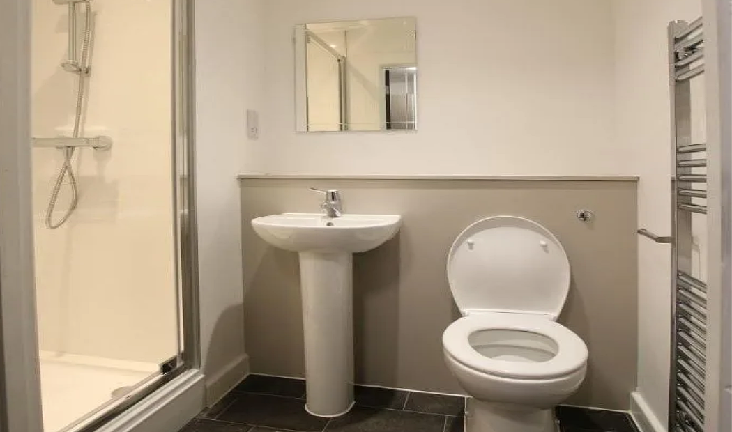  Silver En-Suite  -  The Paper Works  - Gallery -  12