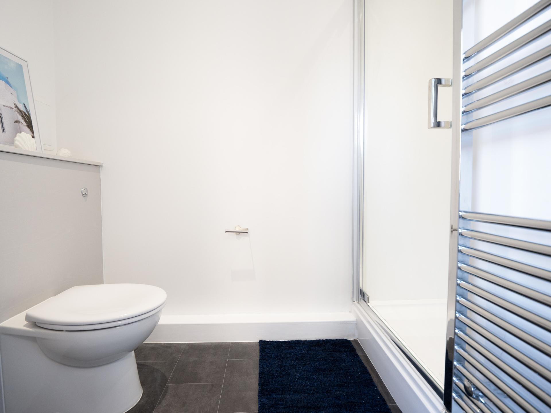  Gold En-Suite  -  The Paper Works  - Gallery -  13