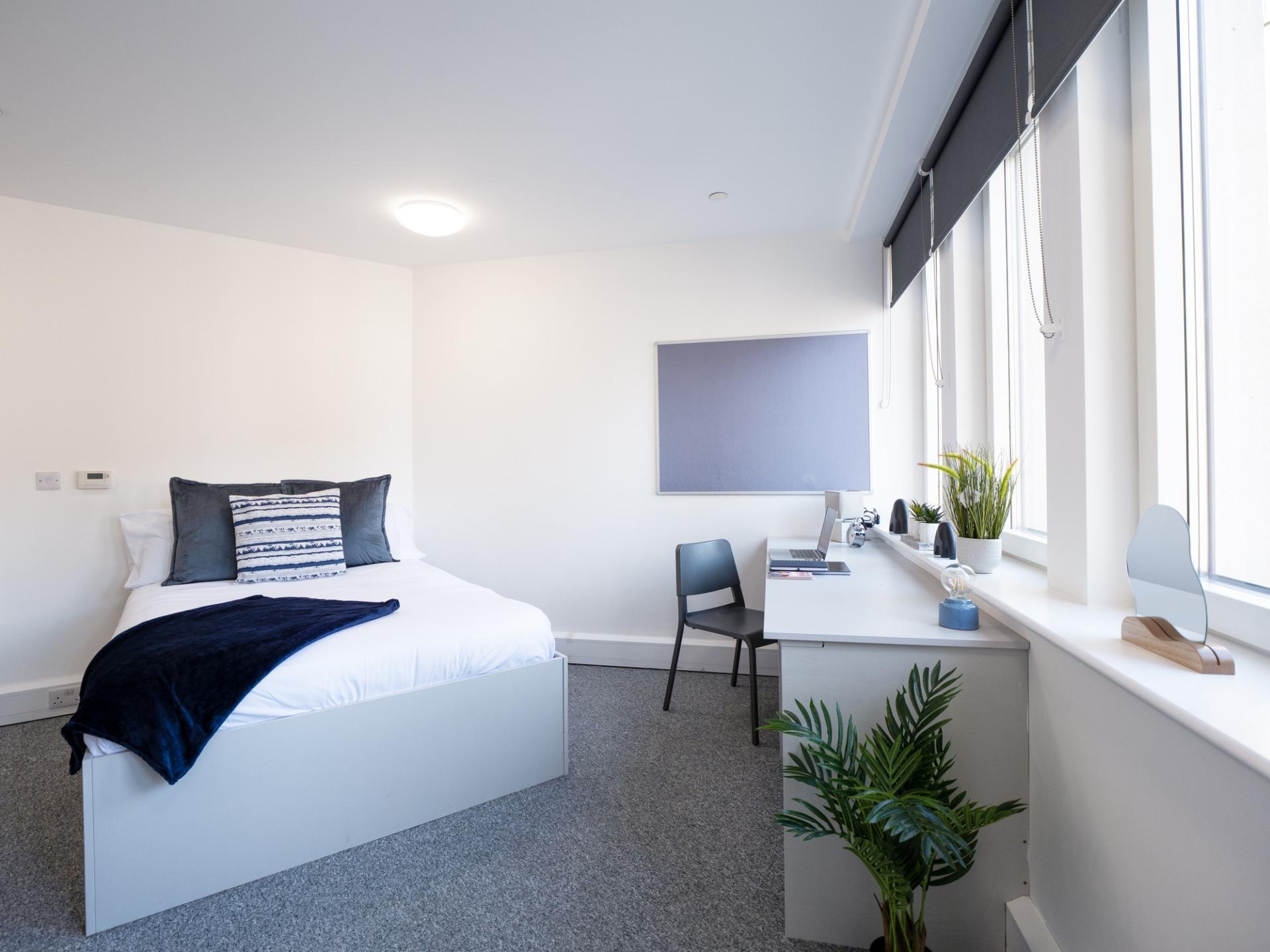  Gold En-Suite  -  The Paper Works  - Gallery -  6