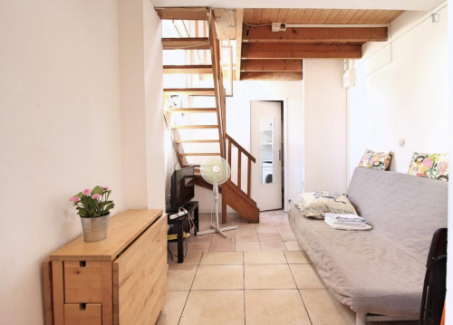 Nice double bedroom in a student flat, in Lodi