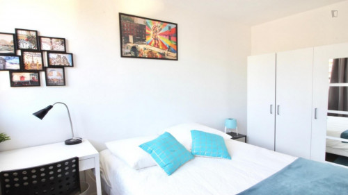 Bright double bedroom near Université Paris Nanterre