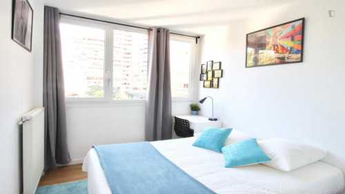 Bright double bedroom near Université Paris Nanterre