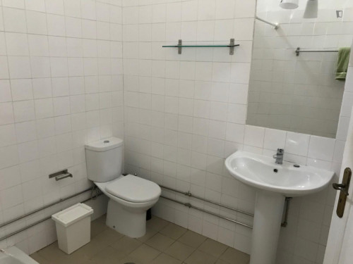 Great single bedroom in a 5-bedroom flat  - Gallery -  5