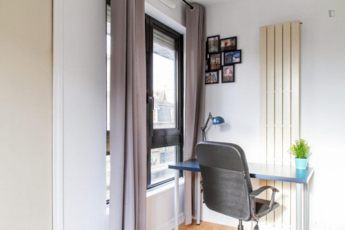 Graceful double bedroom in Rueil Malmaison