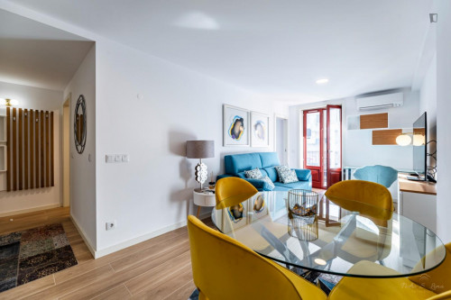 Comfortable and sunny 1-bedroom flat near the Heroísmo metro station - Gallery - 14