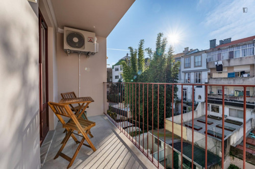 Comfortable and sunny 1-bedroom flat near the Heroísmo metro station - Gallery - 18