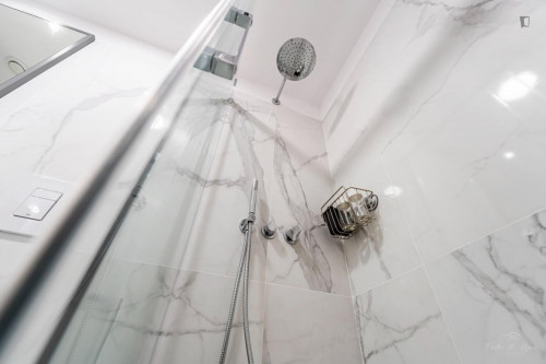 Comfortable and sunny 1-bedroom flat near the Heroísmo metro station - Gallery - 10