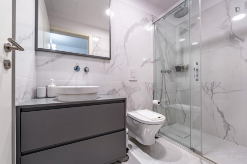 Comfortable and sunny 1-bedroom flat near the Heroísmo metro station - Gallery - 12