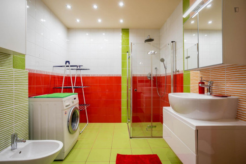 Room for 2 girls near Metro Wilanowska in Warsaw.