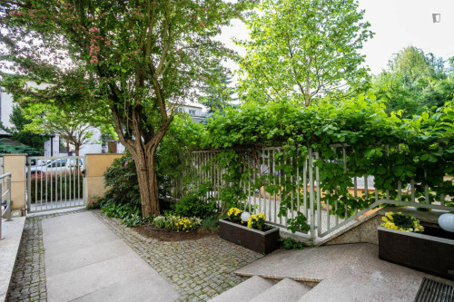 Bed /place in a twin bedroom, near the Wilanowska metro