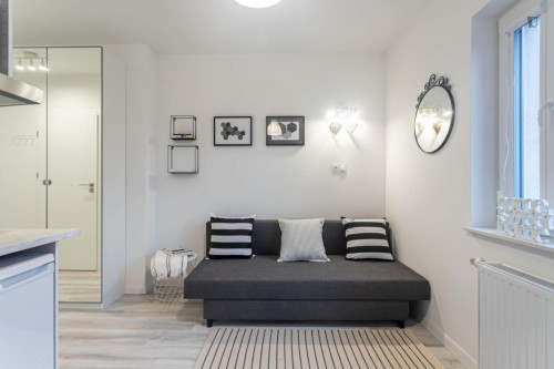 Studio flat 25 minutes to Warsaw's centre, close to SWPS University
