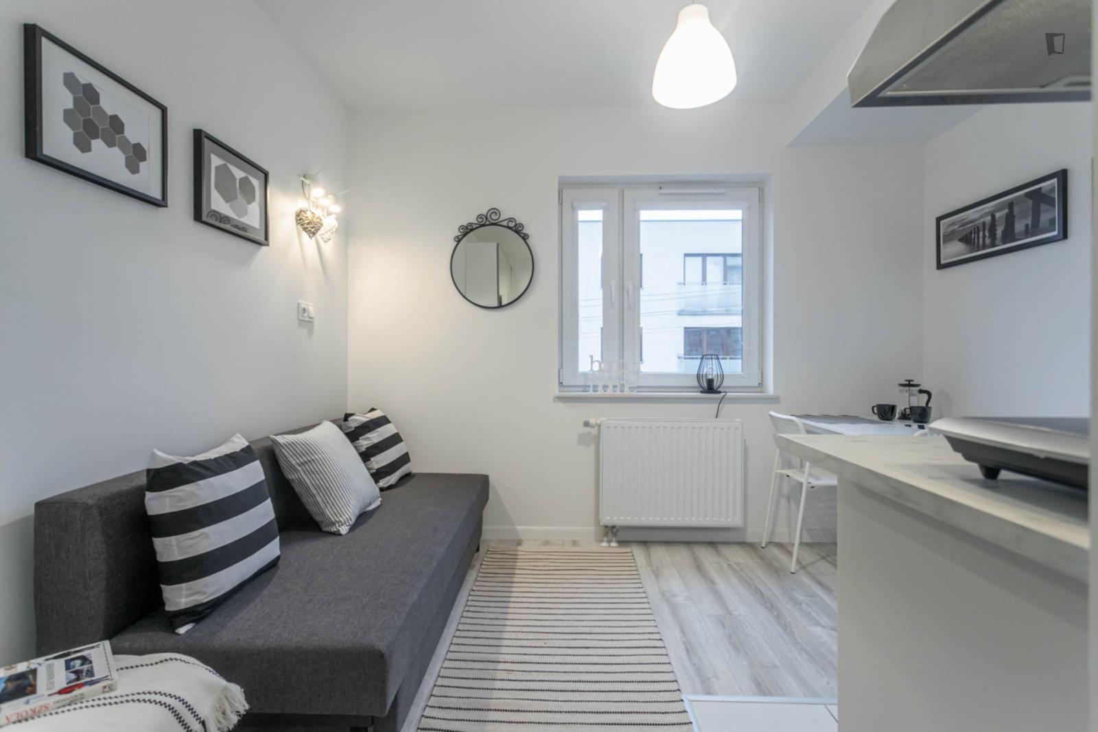 Studio Flat 25 Minutes To Warsaw's Centre, Close To SWPS University - Studio flat 25 minutes to Warsaw's centre, close to SWPS University - Gallery - 1