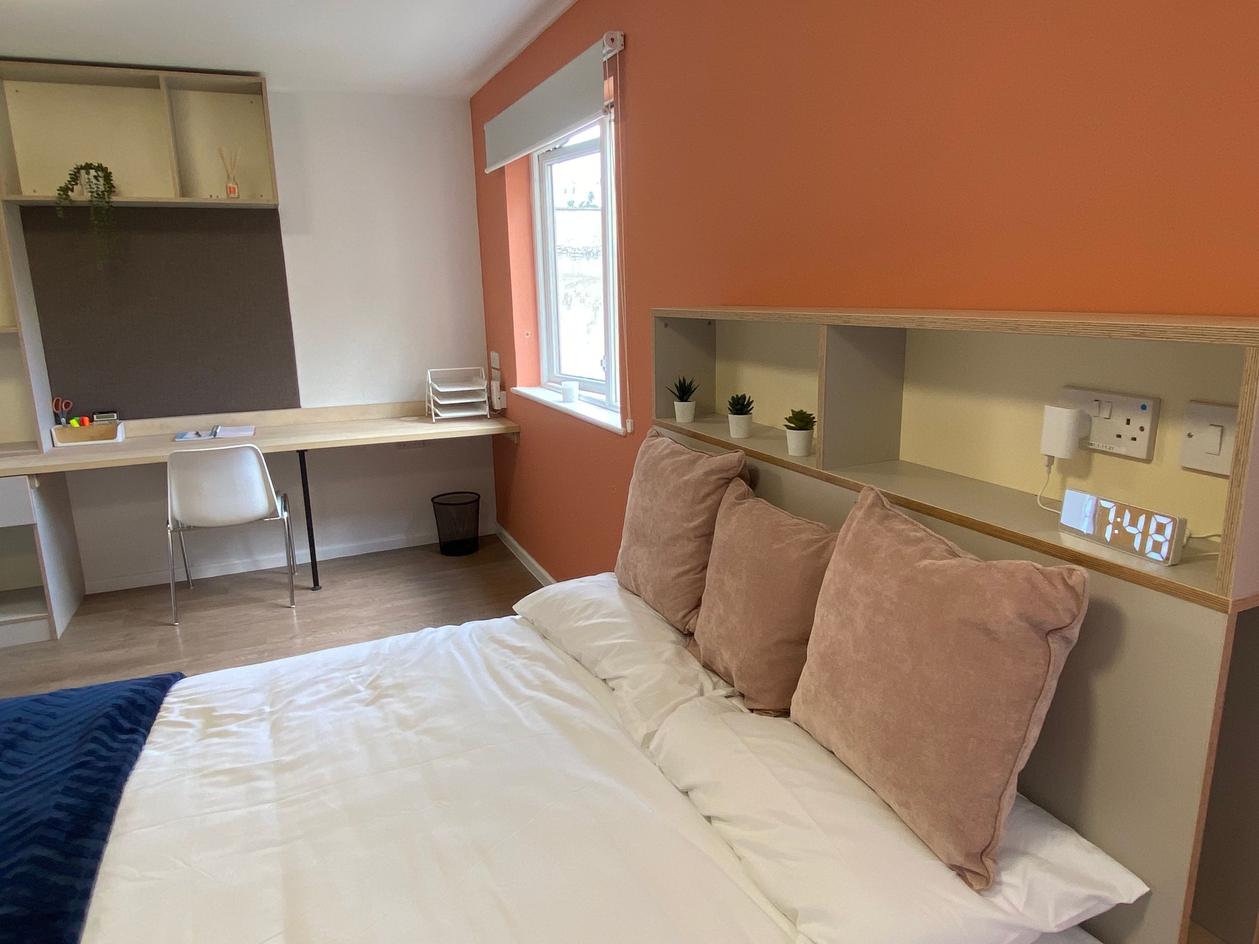 Gold Ensuite - Collegiate Upper Quay House - Gallery - 1