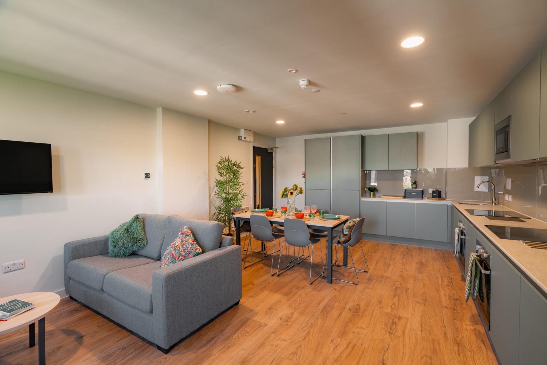 Silver En Suite - Mid Floor - 17
