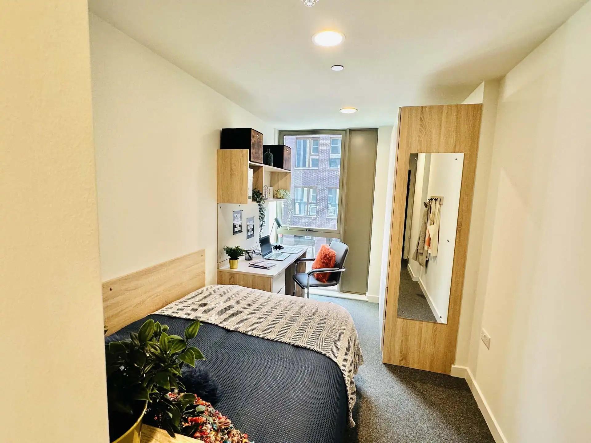Silver En Suite - Low Floor - 7