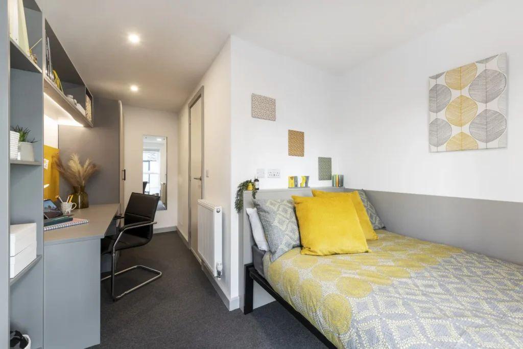 Silver En Suite - 2