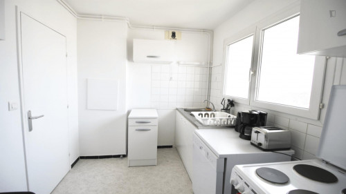Delightful double bedroom in Saint Blaise