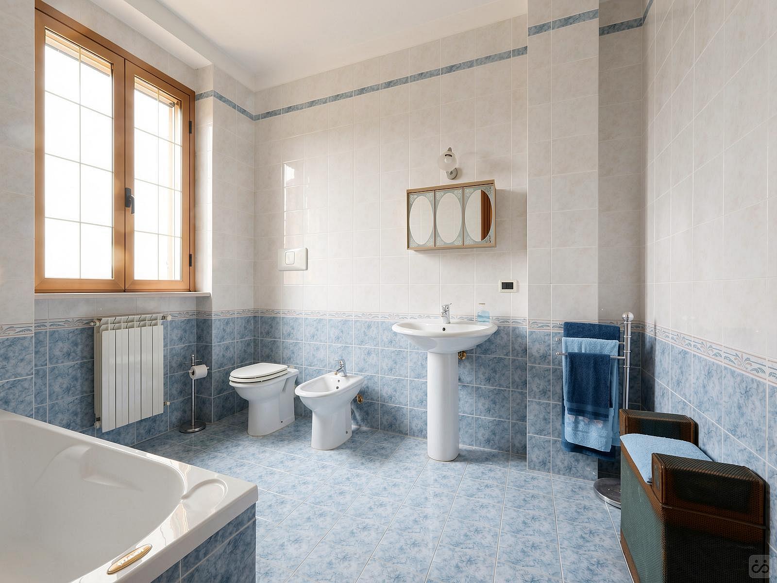 Luxury Private Double (shared Occupancy) - Gorgeous villa near Sentiero Frassati Roseto-Biccari Home - Gallery - 18
