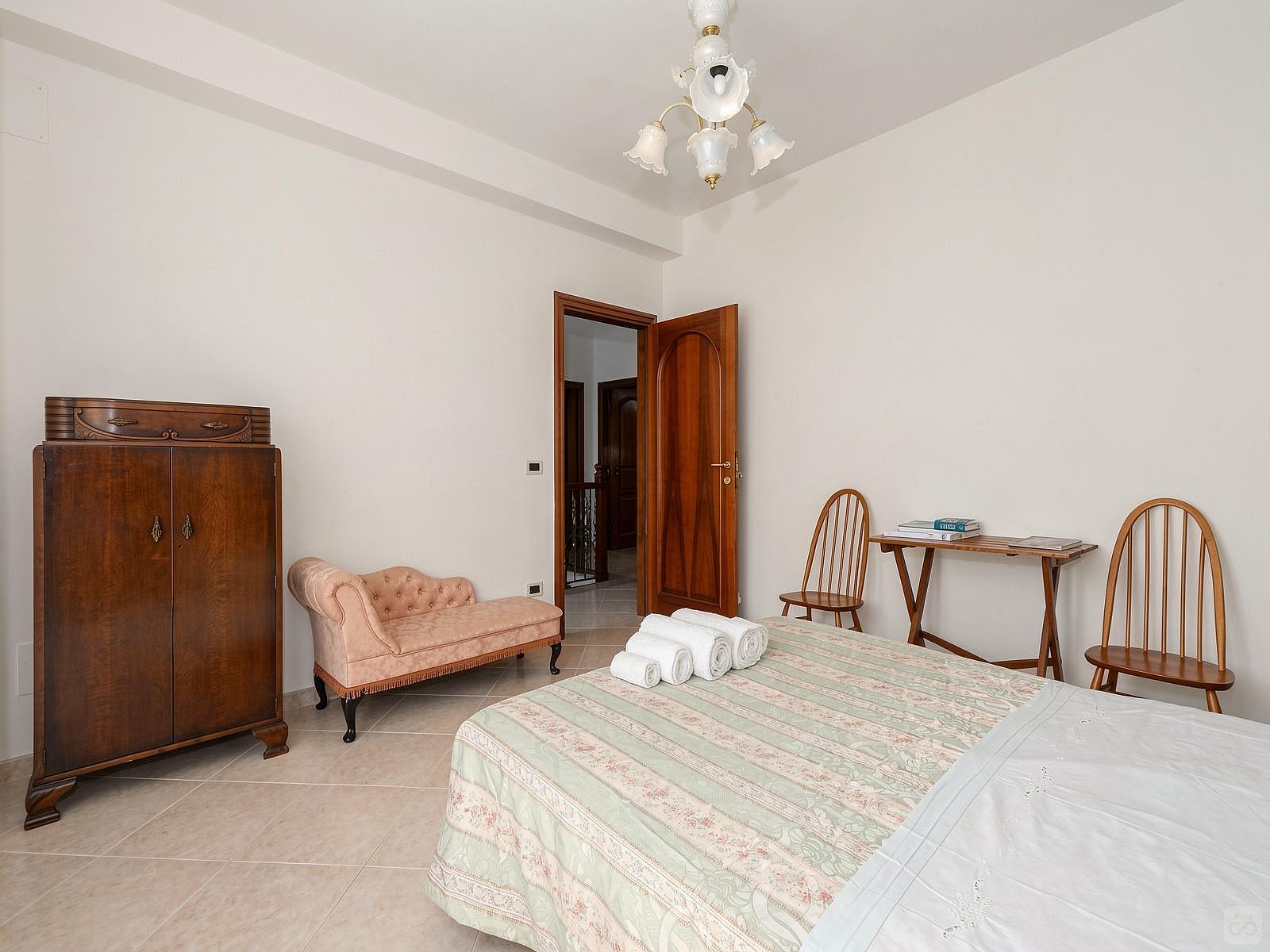 Private Double (single Occupancy) - Gorgeous villa near Sentiero Frassati Roseto-Biccari Home - Gallery - 17