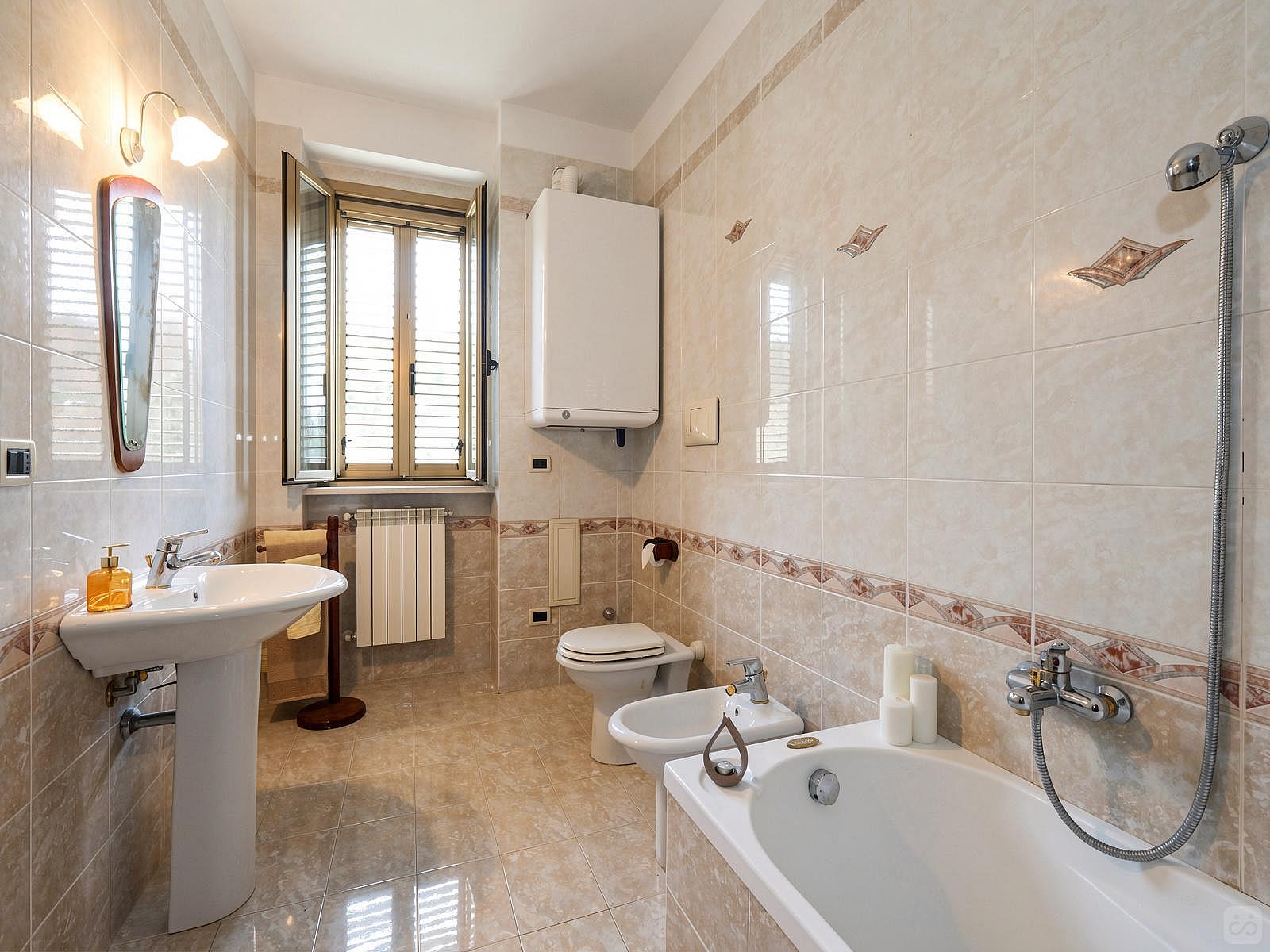 Private Double (single Occupancy) - Gorgeous villa near Sentiero Frassati Roseto-Biccari Home - Gallery - 18