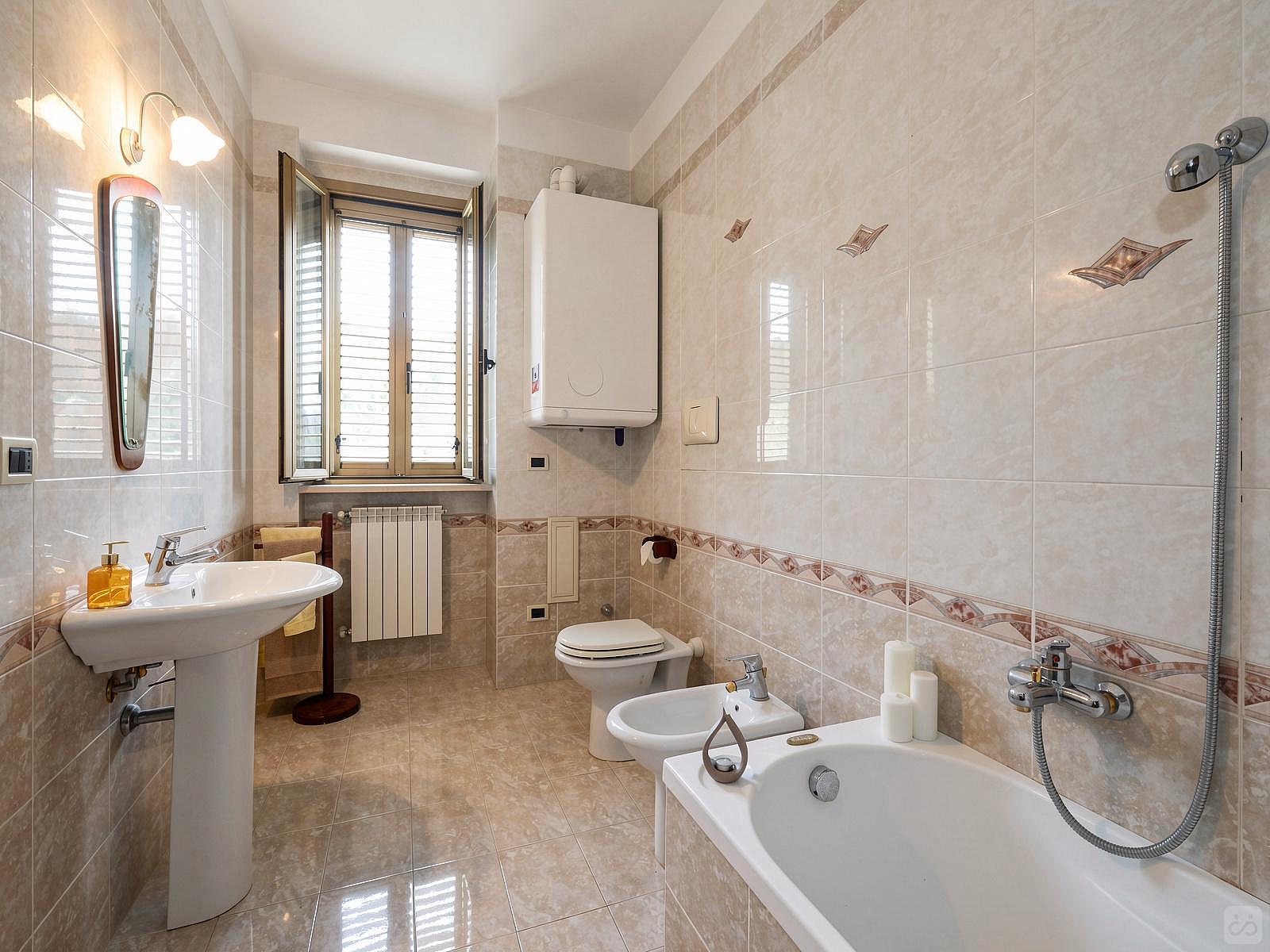 Private Double (shared Occupancy) - Gorgeous villa near Sentiero Frassati Roseto-Biccari Home - Gallery - 18