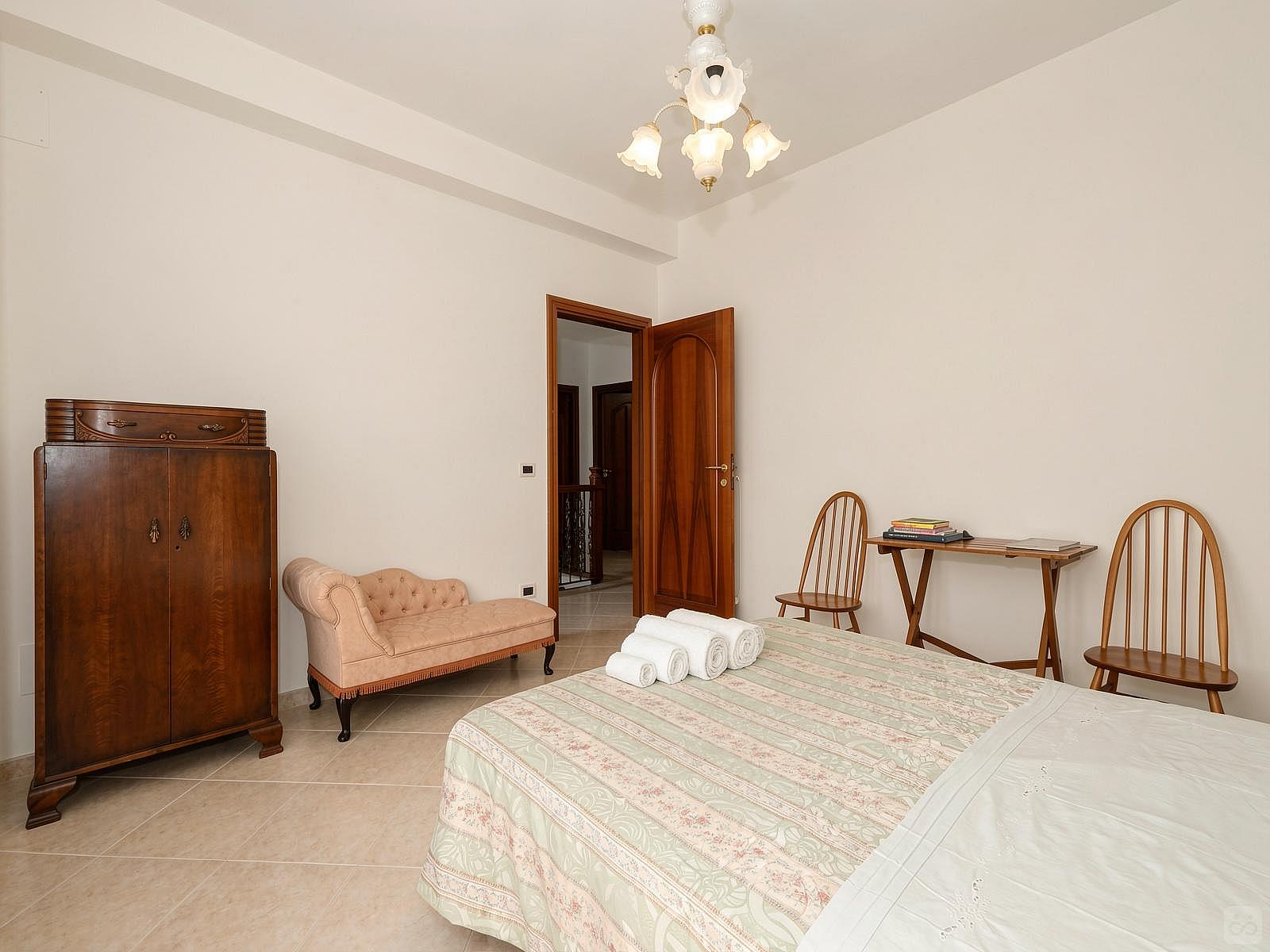Private Double (shared Occupancy) - Gorgeous villa near Sentiero Frassati Roseto-Biccari Home - Gallery - 17