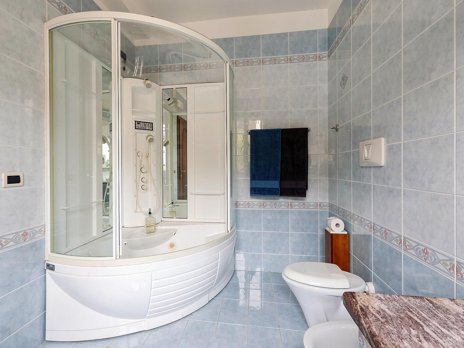 Bed In A 3-Bed Gender Separated Room - Gorgeous villa near Sentiero Frassati Roseto-Biccari Home - Gallery - 33