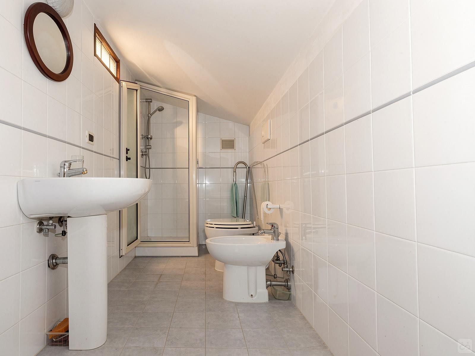 Bed In A 3-Bed Gender Separated Room - Gorgeous villa near Sentiero Frassati Roseto-Biccari Home - Gallery - 36