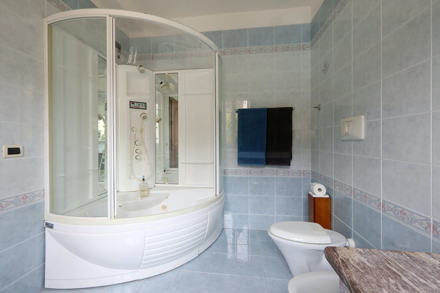 Bed In A 3-Bed Gender Separated Room - Gorgeous villa near Sentiero Frassati Roseto-Biccari Home - Gallery - 3