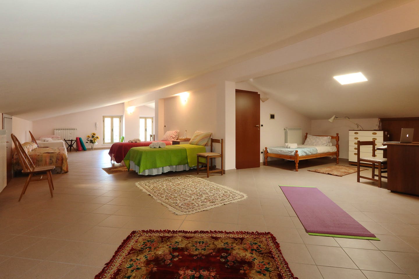 Bed In A 3-Bed Gender Separated Room - Gorgeous villa near Sentiero Frassati Roseto-Biccari Home - Gallery - 10