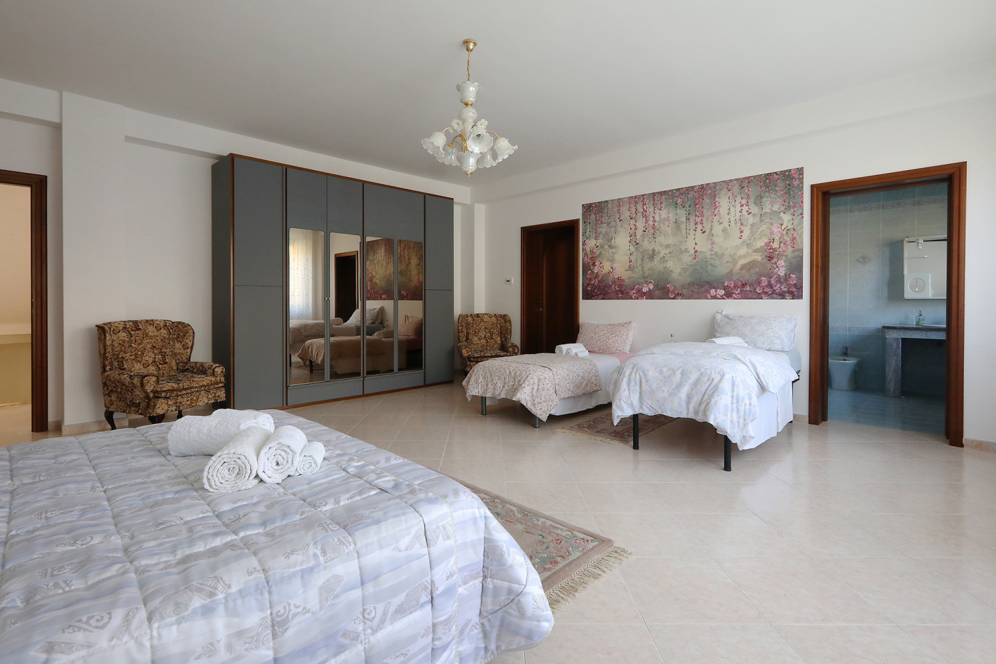 Bed In A 3-Bed Gender Separated Room - Gorgeous villa near Sentiero Frassati Roseto-Biccari Home - Gallery - 14