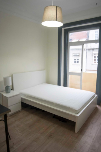 Cozy single bedroom with balcony  - Gallery -  5