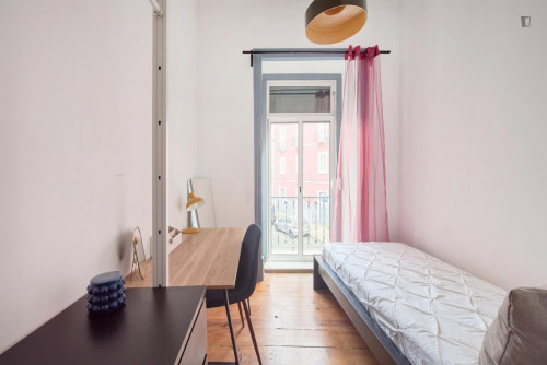 Attractive single bedroom with balcony