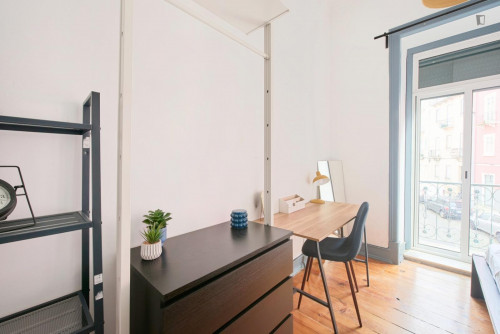 Attractive single bedroom with balcony